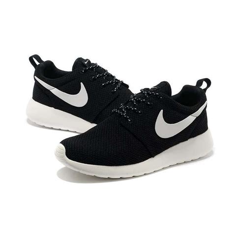 Schwarze Nike Rush online 